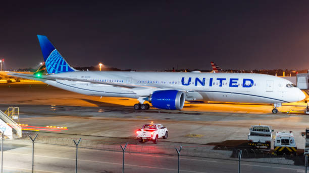 united flight ua109 diversion emergency landing aircraft on runway
